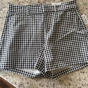 Old Navy black and white shorts